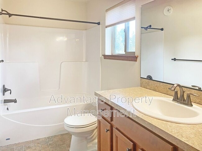 Building Photo - 1645 NW Kings Blvd