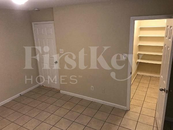 Building Photo - 2920 La Estancia Ln