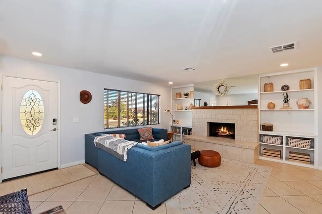 Building Photo - 58327 Bonanza Dr