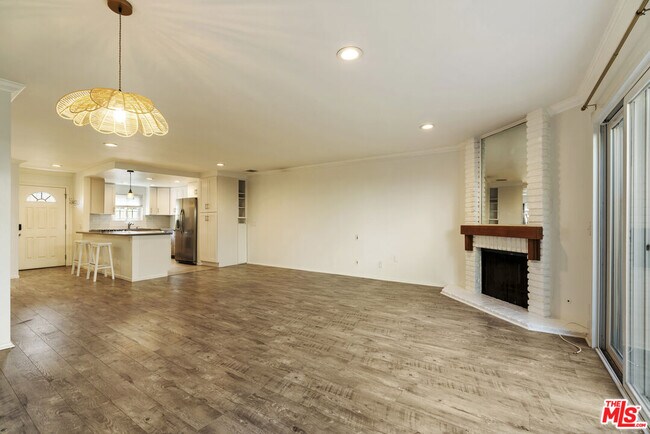 Building Photo - 1837 11th St