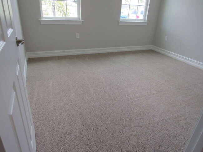 Building Photo - NEWER HOME located in desirable Palencia