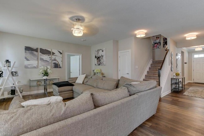 Building Photo - 115 Farrand Dr