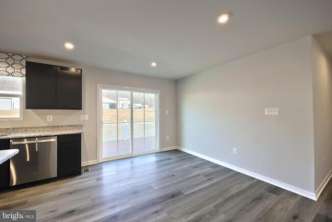 Building Photo - 77 Summerfield Dr