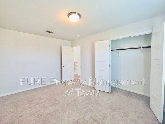 Building Photo - 10400 Alemoor Dr