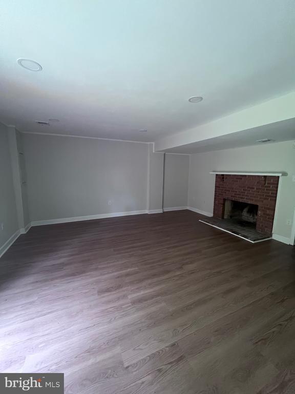Building Photo - 14829 Emberdale Dr