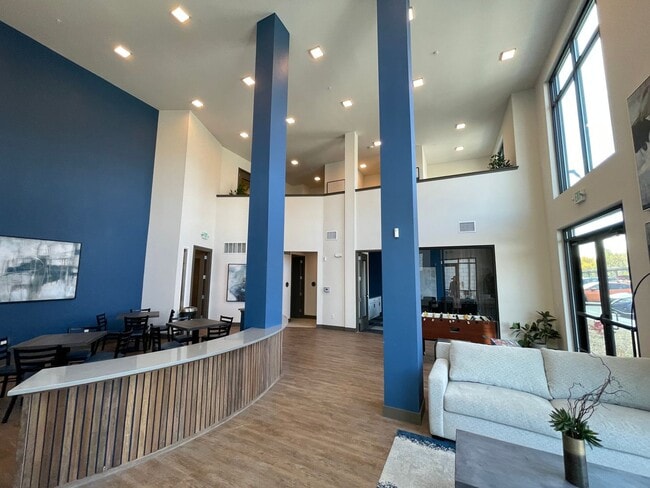 Building Photo - Newly Built Move-in Ready Modern Condo!