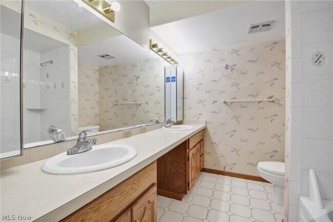 Building Photo - 12900 Lake Ave