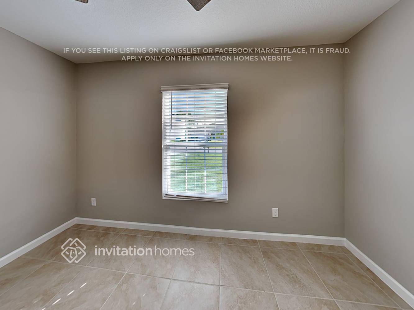 Building Photo - 679 SW Lucero Dr