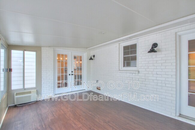 Building Photo - 3025 Blackwood Dr