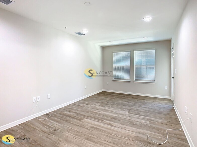 Building Photo - 3821 SW 43rd Ct