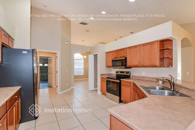 Building Photo - 1571 Parkglen Cir