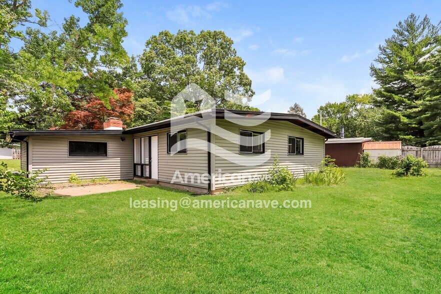 Building Photo - 830 St Anthony Ln