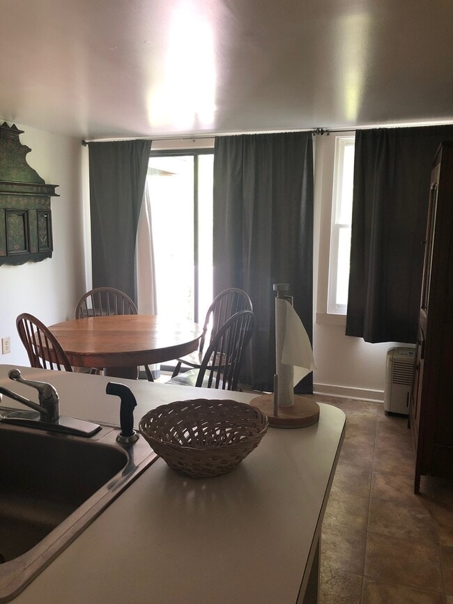 Building Photo - **Montreat Rental** AVAILABLE January 1st, 2026-May 15th, 2026