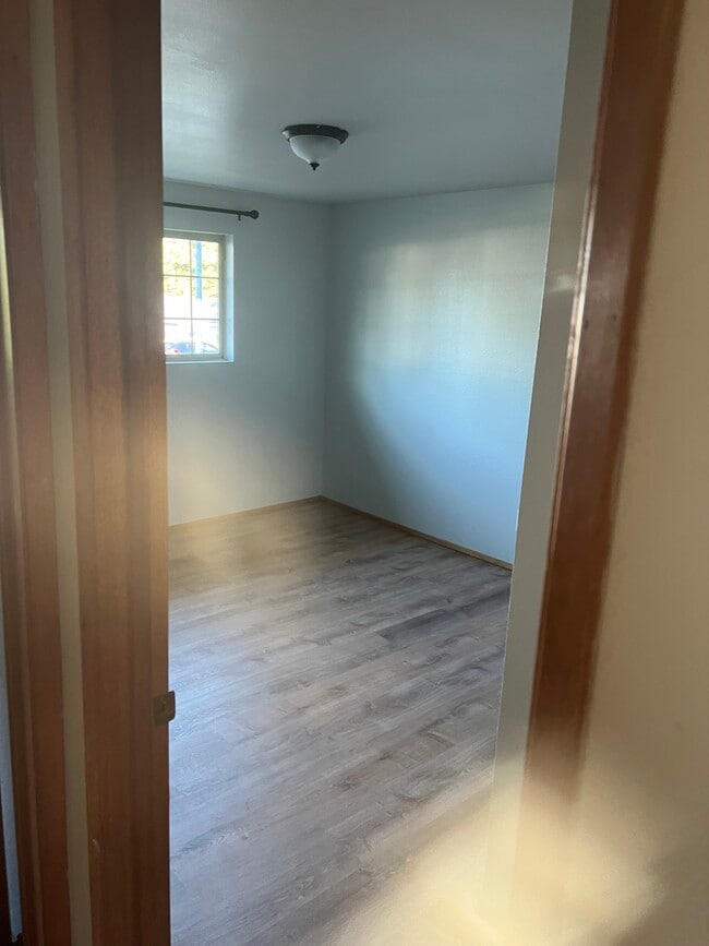 Building Photo - 899 Cathlamet Dr