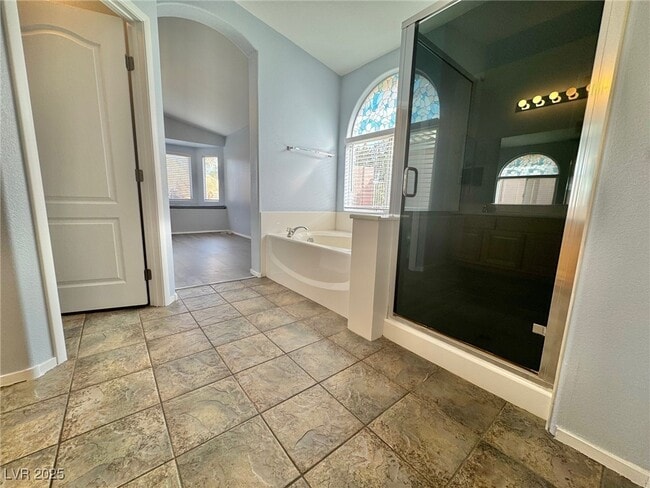 Building Photo - 2276 Chestnut Ranch Ave