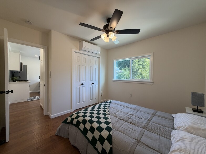 Double closet - 1518 Warwick Ave