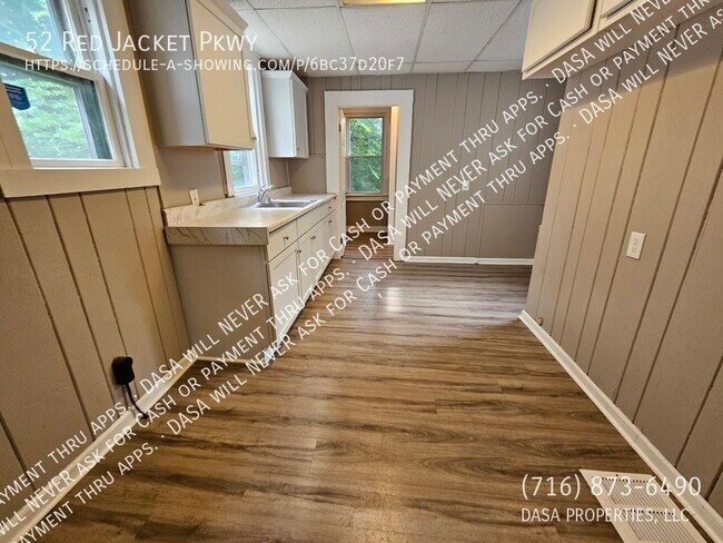 Building Photo - 52 Red Jacket - 4 Bed / 1 Bath