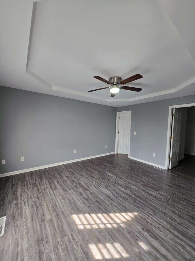 Building Photo - Fenced in 4 Bed /2 Bath House in Ringgold