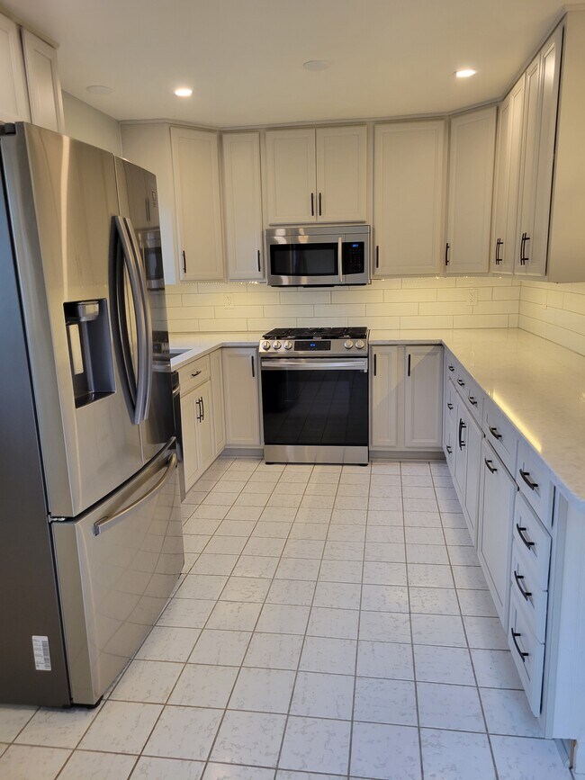 Building Photo - 1107 N Pegram St