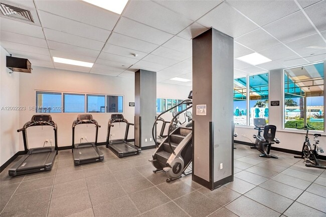 Building Photo - 2501 S Ocean Dr