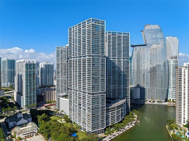 Building Photo - 475 Brickell Ave