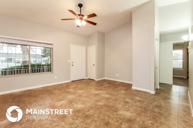 Building Photo - 6646 W Sunnyside Dr