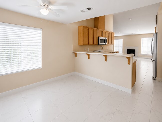 Building Photo - Coming soon! Beautiful single story home in Los banos