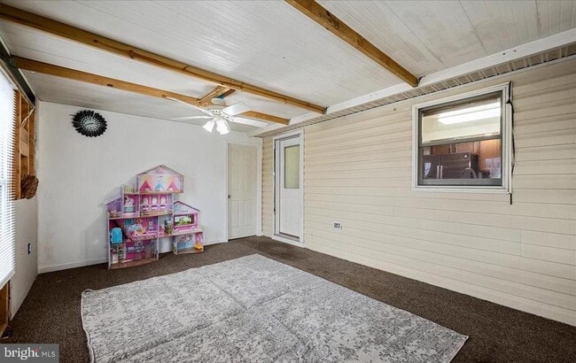 Building Photo - 163 Denny Ln