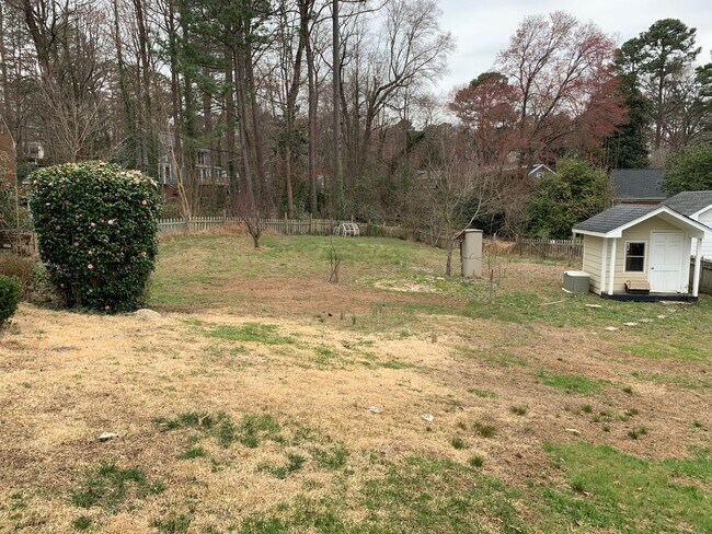 Building Photo - Spacious 4 Bed | 3 Bath Split Level Home i...