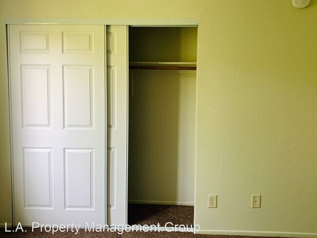Building Photo - 1615 Yosemite Dr