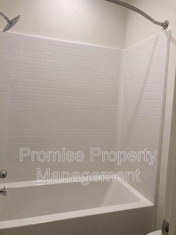 Building Photo - 4140 Sitio Cielo