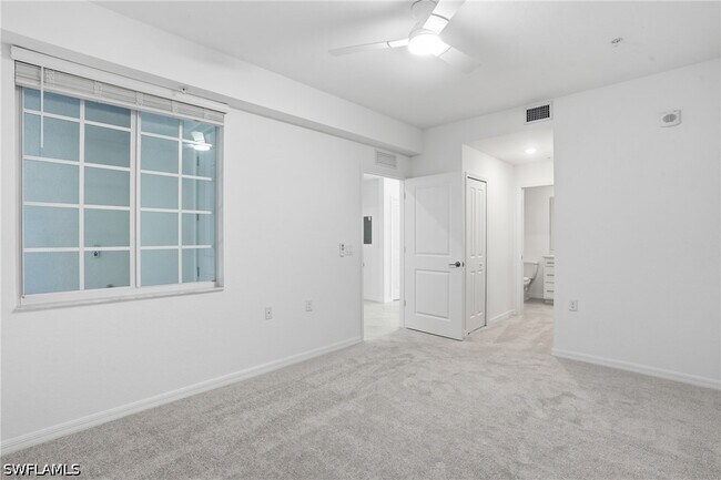 Building Photo - 15405 Grn Acrs Ave