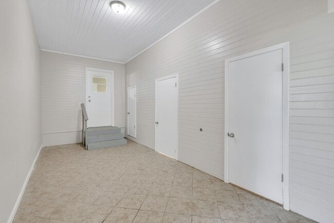 Building Photo - $500.00 OFF FIRST MONTHS RENT!!!!!