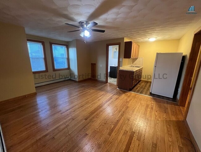 Building Photo - 106 Tuttle St