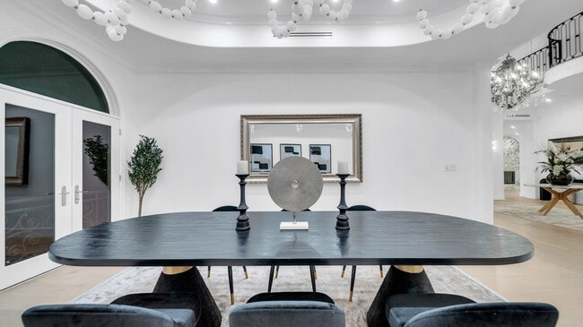 Building Photo - 1447 San Ysidro Dr