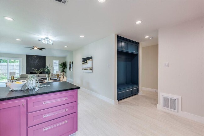 Building Photo - 9908 Willers Way