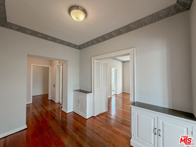 Building Photo - 1314 Hayworth Ave