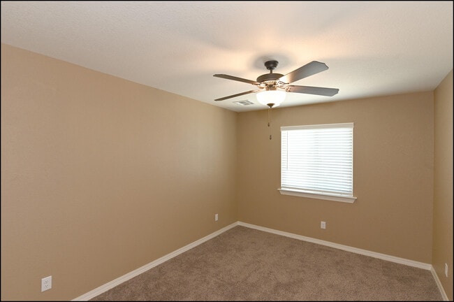 Building Photo - 4628 Marisabel Azcarate St