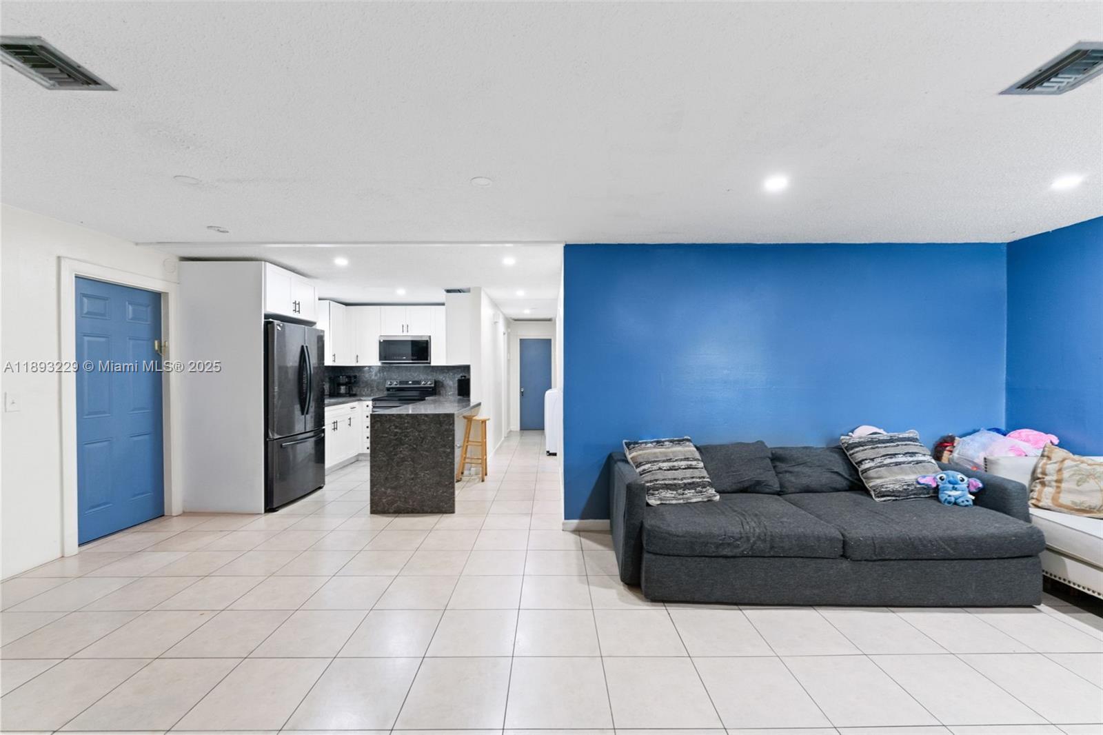 Building Photo - 1032 18th St