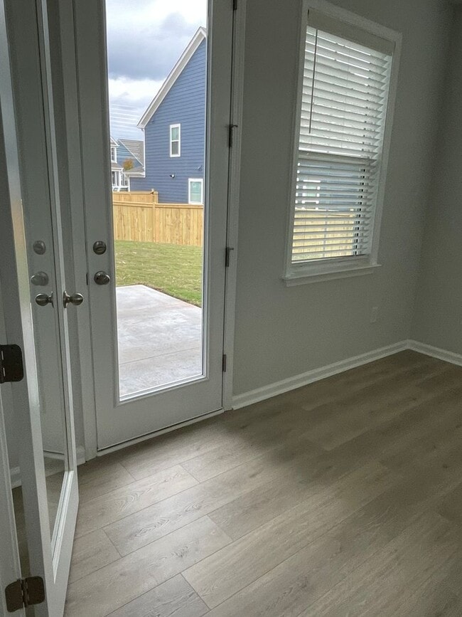 Building Photo - Lovely 5 Bedroom with 3 bathrooms in Greer!!