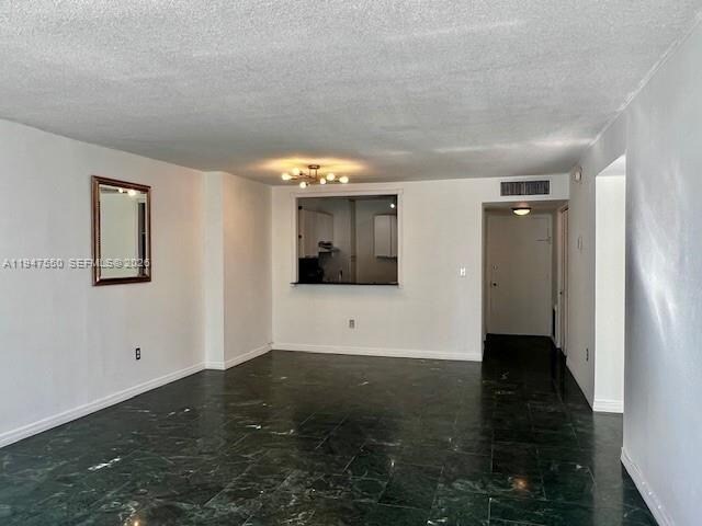 Building Photo - 2016 Bay Dr