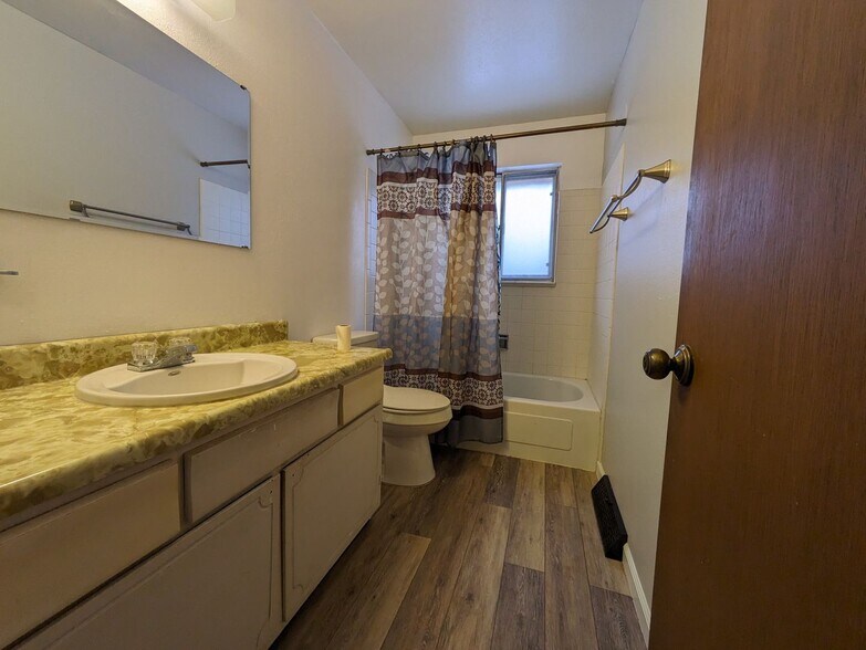 Building Photo - 11065 Pinyon Dr