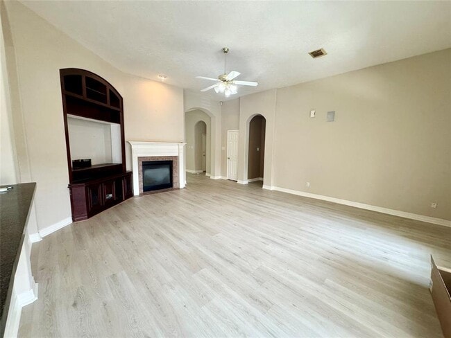 Building Photo - 11711 Canyon Bend Dr
