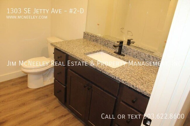 Building Photo - 1303 SE Jetty Ave