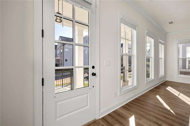 Building Photo - 167 Basil St