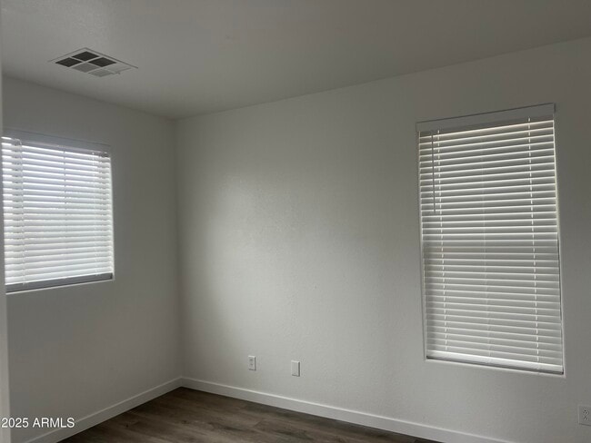 Building Photo - 3915 E Morelos St