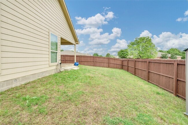 Building Photo - 9001 Tumbleweed Dr