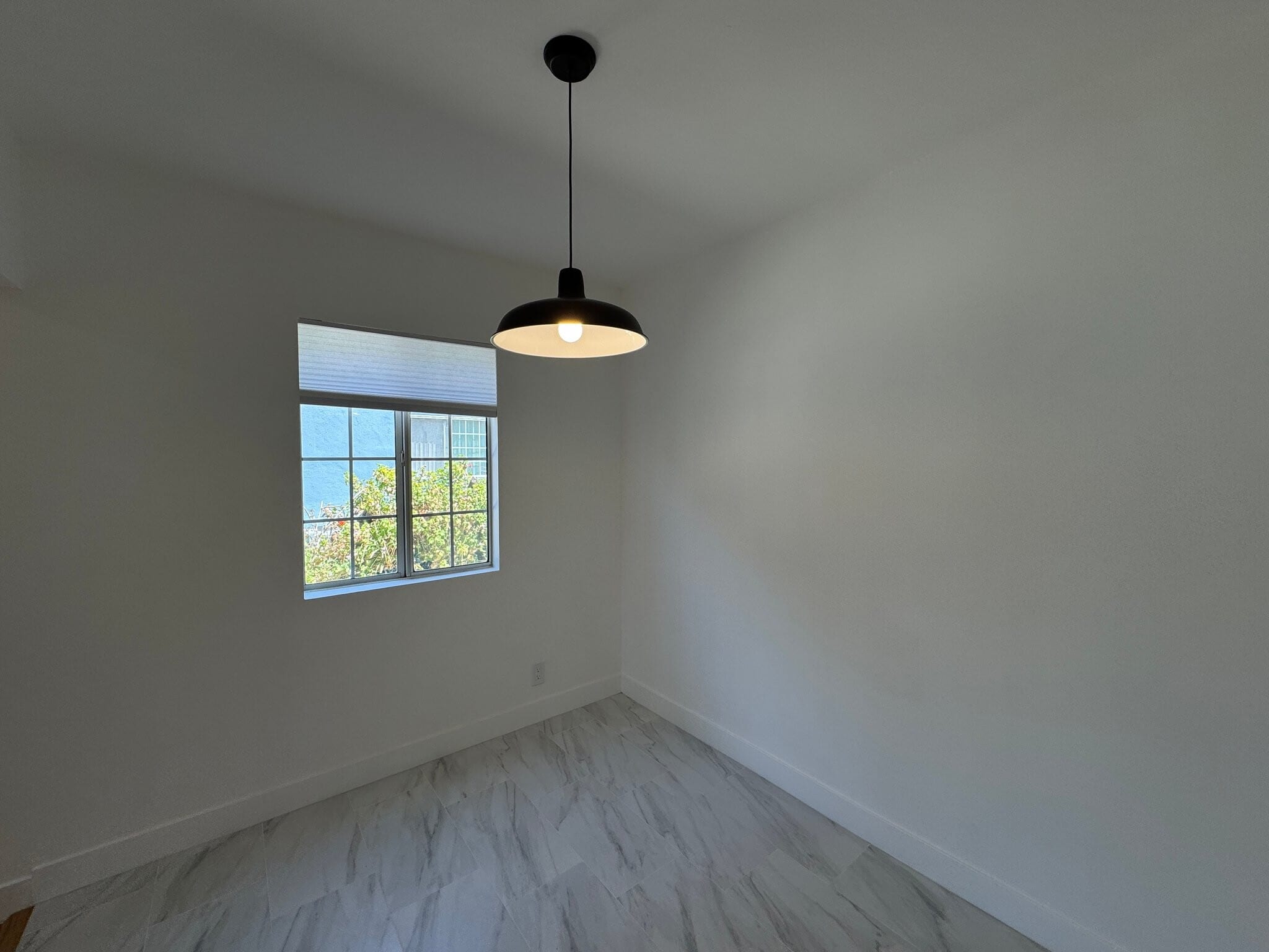 Building Photo - 1570 N Verdugo Rd