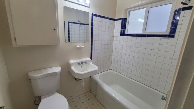 Building Photo - Wilmoore Drive SE-1101 &amp; 1103