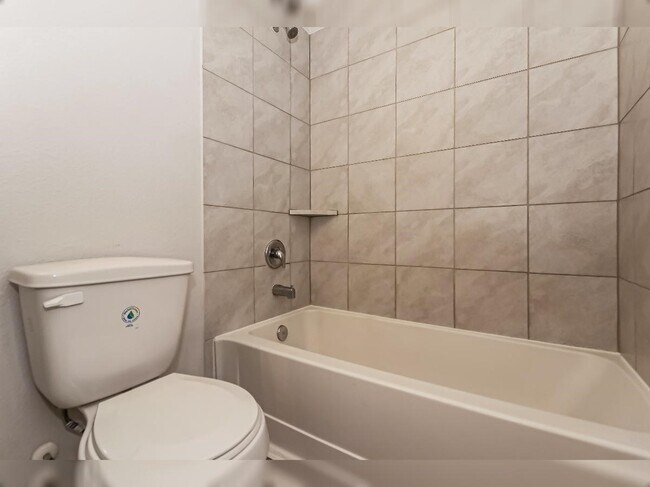 Building Photo - 16906 Andrew Nook Ln